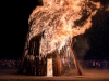 Mystische Wintersonnenwende am Wallersee "Burning Animal". 
Eine Ã¼berdimensionale, meterhohe Holzeule, erbaut von KÃ¼nstler Andraw Art und Alexander Perner, am Strandbad in Seekirchen am 21.12.2019  
Foto und Copyright: Moser Albert, Fotograf, 5201 Seekirchen, Weinbergstiege 1, Tel.: 0043-676-7550526 mailto:albert.moser@sbg.at  www.moser.zenfolio.com