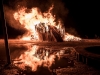 Mystische Wintersonnenwende am Wallersee "Burning Animal". 
Eine Ã¼berdimensionale, meterhohe Holzeule, erbaut von KÃ¼nstler Andraw Art und Alexander Perner, am Strandbad in Seekirchen am 21.12.2019  
Foto und Copyright: Moser Albert, Fotograf, 5201 Seekirchen, Weinbergstiege 1, Tel.: 0043-676-7550526 mailto:albert.moser@sbg.at  www.moser.zenfolio.com