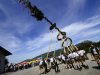 Maibaum-in-St.-Lorenz-96