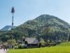 Maibaumaufstellen bei der WaschlmÃ¼hle in Ebenau am 01.05.2019, organisiert vom Trachtenverein "D'Stoawandler" Ebenau;  
Foto und Copyright: Moser Albert