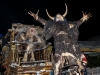 Perchtenlauf in Hof bei Salzburg am Brunnenplatz am 30.11.2013  
mit den SchworzmÃ¼hl Teifin aus Hof, Neumarkter Krampusse und der Schober Perchten Pass aus Thalgau  
Foto und Copyright: Moser Albert, Fotograf und Pressefotograf, 5201 Seekirchen, Weinbergstiege 1, Tel.: 0676-7550526 mailto:albert.moser@sbg.at  www.moser.zenfolio.com