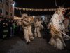 Perchtenlauf in Mondsee am 01.12.2024;  
Passen aus dem MondSeeLand und der Umgebung mit insgesamt ca. 150 Perchten versammeln sich im Ortszentrum und zeigen ihre meist handgeschnitzten Perchtenmasken. "Mondseer Schlossteufel"  
Foto und Copyright: Moser Albert, Fotograf, 5201 Seekirchen, Weinbergstiege 1, Tel.: 0043-676-7550526  albert.moser@sbg.at  www.moser.zenfolio.com