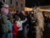 Perchtenlauf in Mondsee am 01.12.2024;  
Passen aus dem MondSeeLand und der Umgebung mit insgesamt ca. 150 Perchten versammeln sich im Ortszentrum und zeigen ihre meist handgeschnitzten Perchtenmasken. "Mondseer Schlossteufel"  
Foto und Copyright: Moser Albert, Fotograf, 5201 Seekirchen, Weinbergstiege 1, Tel.: 0043-676-7550526  albert.moser@sbg.at  www.moser.zenfolio.com