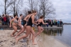 7. Silvesterschwimmen im Strandbad in Seeham am 31.12.2017; 41 Teilnehmer, 7 Damen und 31 MÃ¤nner und 3 Kinder  
Foto und Copyright: Moser Albert, Fotograf, 5201 Seekirchen, Weinbergstiege 1, Tel.: 0043-676-7550526 mailto:albert.moser@sbg.at  www.moser.zenfolio.com