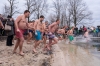 7. Silvesterschwimmen im Strandbad in Seeham am 31.12.2017; 41 Teilnehmer, 7 Damen und 31 MÃ¤nner und 3 Kinder  
Foto und Copyright: Moser Albert, Fotograf, 5201 Seekirchen, Weinbergstiege 1, Tel.: 0043-676-7550526 mailto:albert.moser@sbg.at  www.moser.zenfolio.com