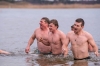 7. Silvesterschwimmen im Strandbad in Seeham am 31.12.2017; 41 Teilnehmer, 7 Damen und 31 MÃ¤nner und 3 Kinder  
Foto und Copyright: Moser Albert, Fotograf, 5201 Seekirchen, Weinbergstiege 1, Tel.: 0043-676-7550526 mailto:albert.moser@sbg.at  www.moser.zenfolio.com