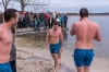 7. Silvesterschwimmen im Strandbad in Seeham am 31.12.2017; 41 Teilnehmer, 7 Damen und 31 MÃ¤nner und 3 Kinder  
Foto und Copyright: Moser Albert, Fotograf, 5201 Seekirchen, Weinbergstiege 1, Tel.: 0043-676-7550526 mailto:albert.moser@sbg.at  www.moser.zenfolio.com