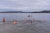 7. Silvesterschwimmen im Strandbad in Seeham am 31.12.2017; 41 Teilnehmer, 7 Damen und 31 MÃ¤nner und 3 Kinder  
Foto und Copyright: Moser Albert, Fotograf, 5201 Seekirchen, Weinbergstiege 1, Tel.: 0043-676-7550526 mailto:albert.moser@sbg.at  www.moser.zenfolio.com